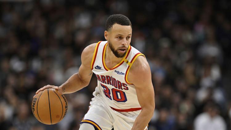 <p>2- Stephen Curry | 153.8 milyon Dolar</p>