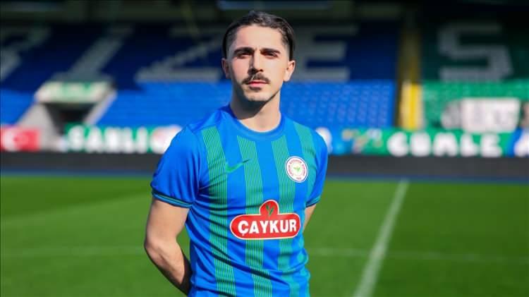 <p><strong>ÇAYKUR RİZESPOR</strong></p>
<p>Gelenler: Efe Doğan, Samet Akaydin, Abdülkadir Ömür (Kiralık), Berkay Özcan (Kiralık)</p>