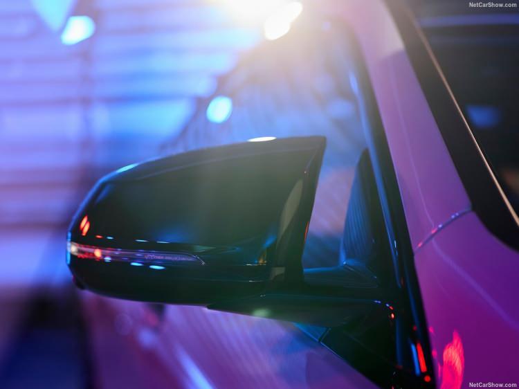 <p>Genişliği 1.800 mm, dingil mesafesi 2.670 mm olan Yeni BMW 220 Gran Coupé, bir önceki versiyonuna göre 20 mm artan uzunluğu ve 25 mm artan yüksekliğiyle de dikkat çekiyor.</p>
