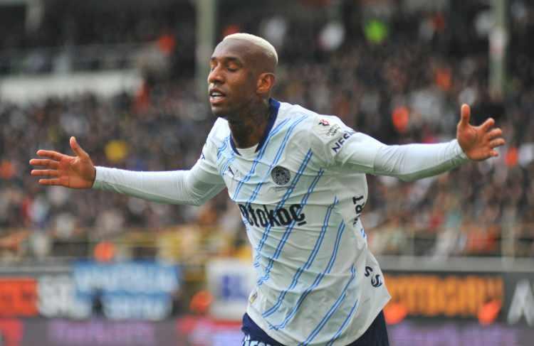 <p>Anderson Talisca - Fenerbahçe<br />
<br />
10 milyon Euro <br />
<br />
(yarım sezon için 5 milyon Euro)</p>
