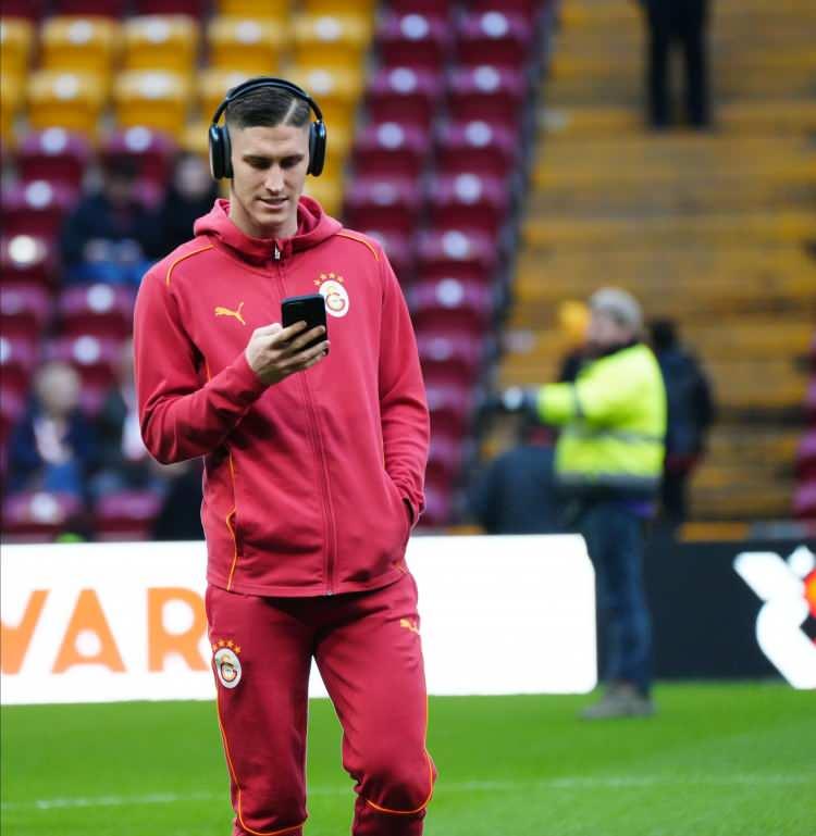 <p>Roland Sallai - Galatasaray<br />
<br />
​2.5 milyon Euro</p>

