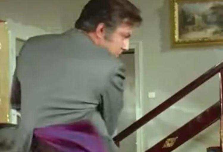 <p><span style="color:#000000"><strong>Sahneyi baygın oynadım. Yönetmen ben bu sahnenin üzerine çekemem dedi.</strong></span></p>