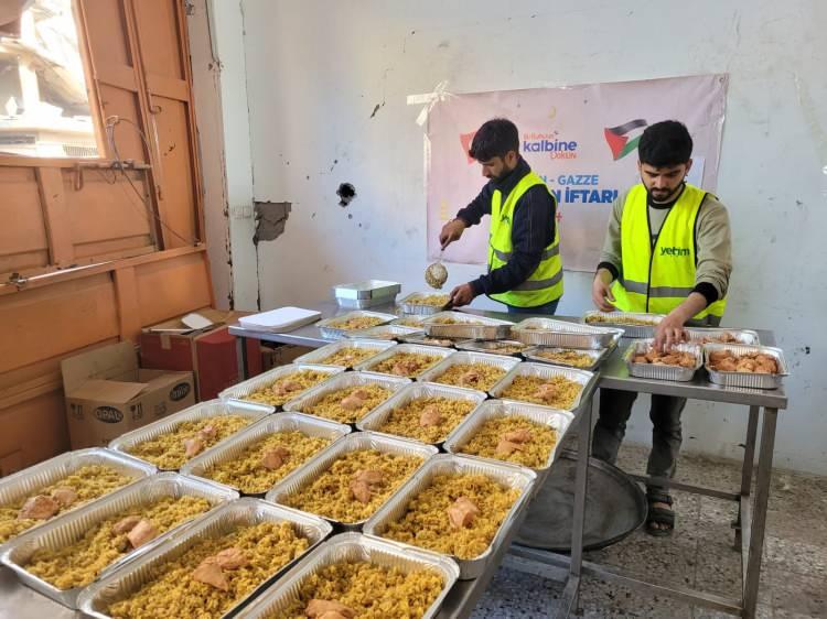 <p>Rahmetin, bereketin mevsimi, ramazana sayılı günler kaldı. Bu Ramazan Yetim Vakfı, başta Türkiye olmak üzere 28 farklı ülkede faaliyet göstererek yüz binlerce yetim çocuğa ve aile bireylerine ulaşmayı hedefliyor.</p>
<p> </p>