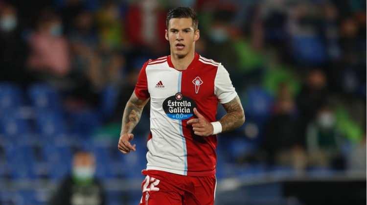 <p>Santi Mina<br />
<br />
Yaş: 29<br />
<br />
Mevki: Santrafor<br />
<br />
Uyruk: İspanya</p>
