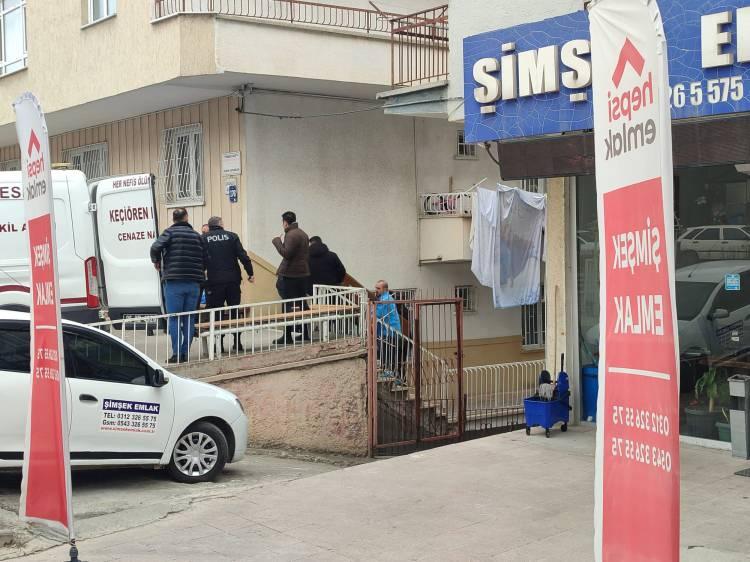 <p>Serpil Altınok Dereci'nin kız kardeşinin eşi Mehmet Altuğ, annenin rahatsızlığı nedeniyle ilaç kullandığını söyleyerek, <strong>"İlaçlarını kesmiş, bizim de haberimiz yok. Gayet mutlulardı, çocuklarına düşkündü. Cinnet geçirmiş. Kendisiyle de görüştük şu an bilinci yerinde değil. Kendini dahi tanımıyor. Çocuklarından biri bedensel engelli. Eşi olay yaşandığında iş yerindeymiş. Hastanede olan büyük kızı önce babasını arıyor. Babası da benim oğlumu arıyor. Oğlum buraya yakınlarda çalışıyor. İlk o gelip olayı görüyor. Anneyi elinde bıçakla görüyor. Bıçağı elinden alıp fırlatıyor. Hastanedeki çocuğun da durumu iyi değil diyorlar, yoğun bakıma almışlar"</strong> dedi.</p>
