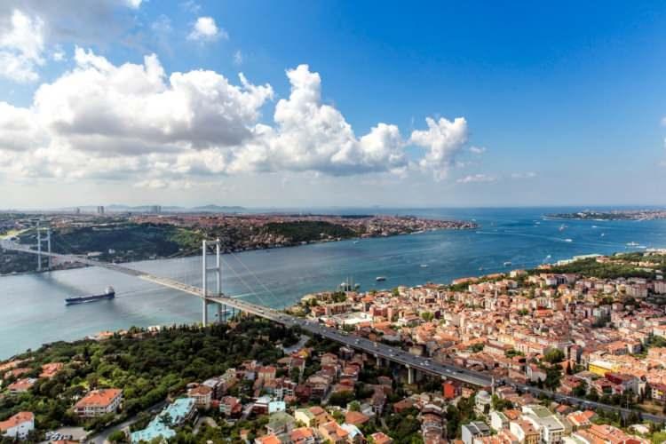 <p>Listenin ilk sırasında Bebek bulunuyor. Bebekte 100 metrekarelik bir dairenin ortalama kira fiyatı 75 bin 500 liraya çıkmış durumda.</p>