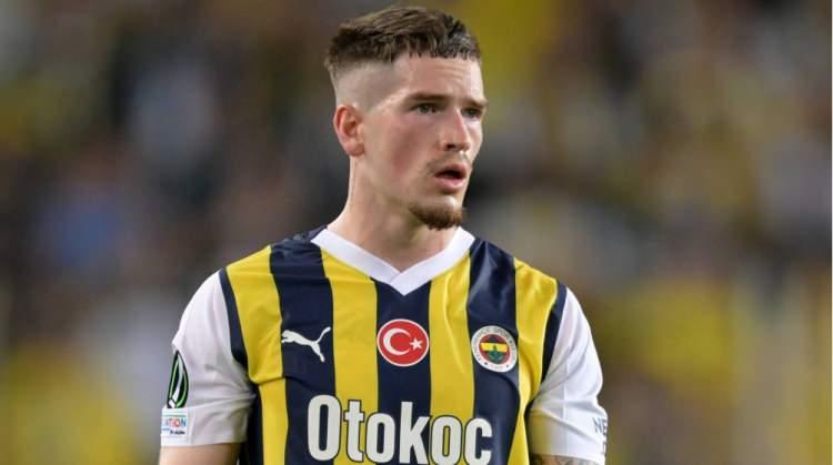 <p>Ryan Kent<br />
<br />
Yaş: 28<br />
<br />
Mevki: Sol Kanat<br />
<br />
Uyruk: İngiltere</p>
