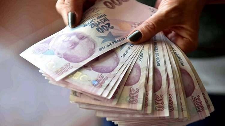 <p>Listede ismi bulunan hak sahiplerinin, hesaplarıyla ilgili işlem yapmak için haziran ayının 14'üne kadar ilgili banka şubeleri veya genel müdürlüklerine başvurmaları gerekiyor.<br />
<br />
<br />
Belirtilen tarihe kadar işlem yapılmayan hesaplarda bulunan paralar ise, zaman aşımına uğraması nedeniyle Fona gelir olarak kaydedilecek.</p>
<p> </p>