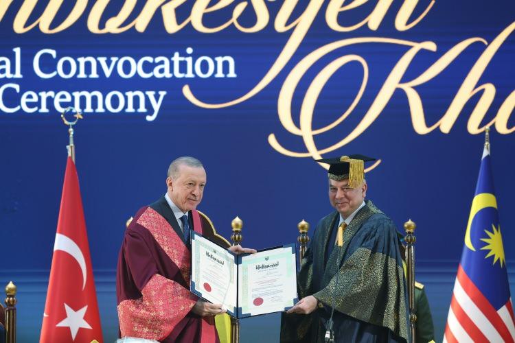 <p><span style="color:rgb(165, 42, 42)"><strong>SINIRLARIN &Ouml;TESİNE GE&Ccedil;EN BİR LİDERSİNİZ</strong></span></p>

<p>&nbsp;</p>
