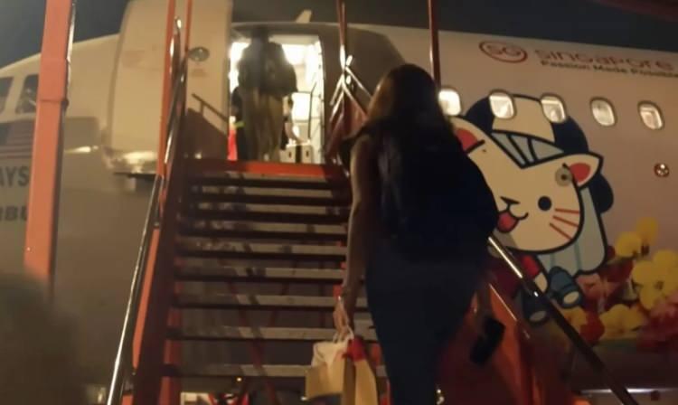 <p><strong>GÜNLÜK RUTİNİNİ ANLATTI</strong></p>
<p>Kaur, <strong><em>"İki çocuğum var biri 12 diğeri 11 yaşında. Normalde sabaha karşı 04:00'te uyanıyorum en genç 04:15'te. Duşa giriyorum, giyiniyorum ve saat 05:00'te evden çıkıyorum. Uçağa biniyorum ve uçak genelde 05:55'te havalanıyor"</em></strong> dedi.</p>
<p>Kaur, <strong><em>"Uçakla yolculuk Kuala Lumpur'da daire kiralamaktan daha ucuza geliyor. Ev kiraları 300 dolar seviyesinde. Ama şimdi ben 223 dolara konut kredisini ödüyorum"</em></strong> dedi.</p>