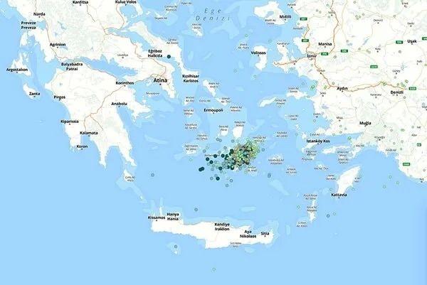 <p>Ege Volkanik Yayı'nın volkanik alanlarından birisinin güncel sismik fırtınanın gerçekleştiği Kristiana-Santorini-Kolumbo, diğerinin de hemen Datça ve Bodrum kıyılarına 20-25 kilometre uzaklıktaki İstanköy-İncirli-Sakarcılar olduğunu anlatan Kuşcu, şöyle konuştu:</p>

<p> </p>
