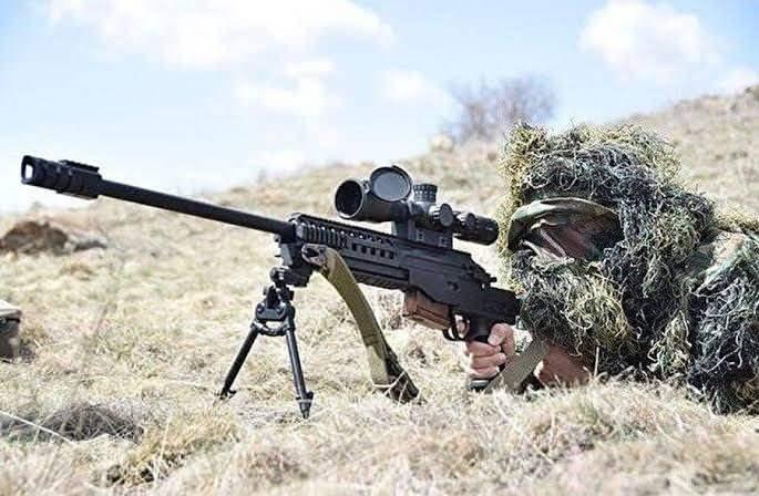 <p>MKE'nin Kırıkkale tesislerinde tasarımı ve üretimi gerçekleşen Bora-12; 7,62 mm çapında 1200 metre etki mesafesine sahip bir keskin nişancı tüfeğidir.</p>
