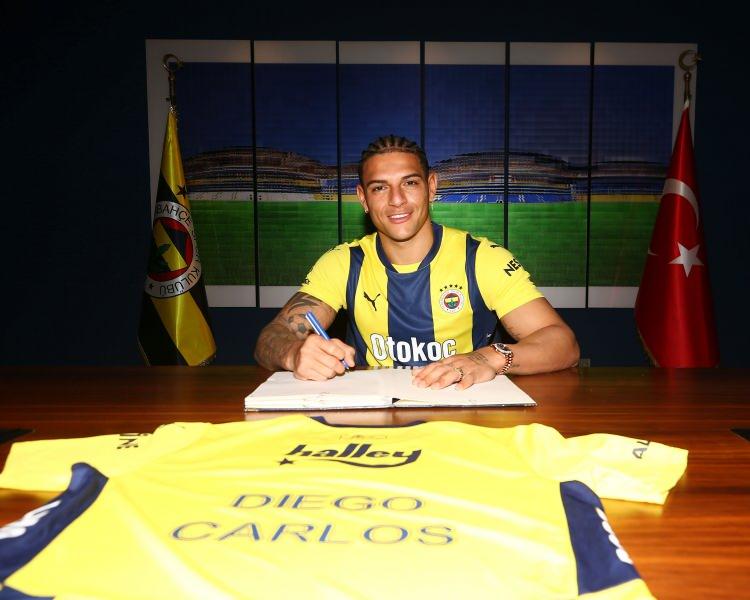 <p>Diego Carlos - Fenerbahçe<br />
<br />
​4 milyon Euro (yarım sezon için 2 milyon Euro)</p>
