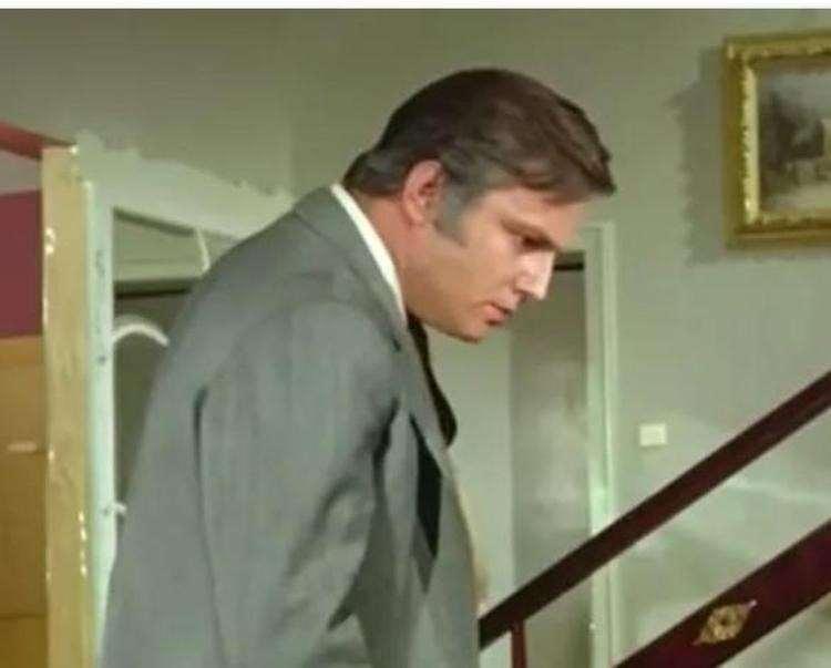 <p><span style="color:#000000"><strong>O da 'Kalbimin Efendisi' isimli filmdi, o filmle Altın Portakal Ödülü aldım"</strong></span></p>
