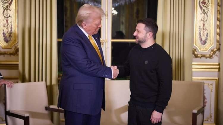 <p>Buna karşın, MIT ekonomisti Simon Johnson gibi uzmanlar, ABD'nin Ukrayna'nın kritik madenlerine yatırım yapması fikrinin uzun vadede mantıklı olabileceğini ancak Trump'ın ilk teklifinin "mantıksız, sömürücü ve savaşı bitirmek için faydasız" olduğunu savundu. Johnson, "Ukrayna'nın bu teklife vereceği tepki büyük ihtimalle şaşkınlık ve hayal kırıklığı olacaktır." dedi.</p>