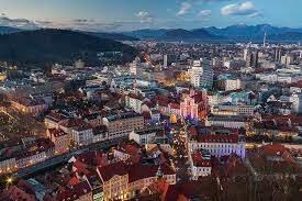 <p><strong><span style="color:#B22222">23)  SLOVENYA </span> |  73 MİLYAR DOLAR</strong></p>
