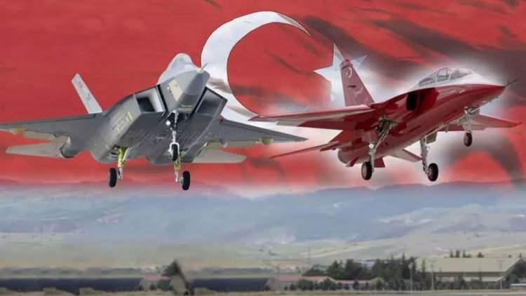 <p>Her iki proje için de Türkiye’nin elinde ‘uçan bir prototip’ olduğunun altını çiziyor Küçük ve <strong>“Dolayısıyla mühendisler, uçan bilgisayar analizleri ve simülasyon çıktılarından daha da güvenilir canlı veriler elde etti. Bu verilere göre de ellerindeki yapısal tasarımlarda değişimlere gidildi. Örneğin, HÜRJET'te uçağın faydalı yük kapasitesinin ve hızının artması önemli. Bu sonuç, elde edilen veriler neticesinde uçağın alt yapısının daha fazlasını yapabileceğine yönelik güvenilir veriler elde edilmesiyle ilgili.”</strong> bilgisini paylaşıyor.</p>