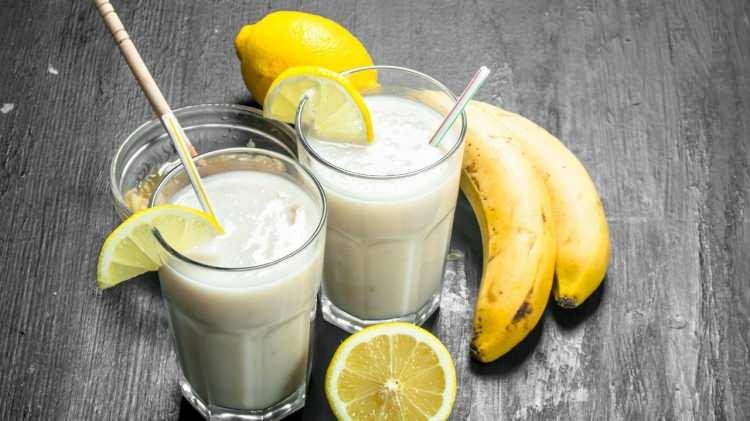 <p>Limonun ekşi ve ferahlatıcı etkisi, muzun tatlılığıyla birleştiğinde hem damak zevkine hitap eder hem de sağlıklı yaşama katkı sağlar.</p>