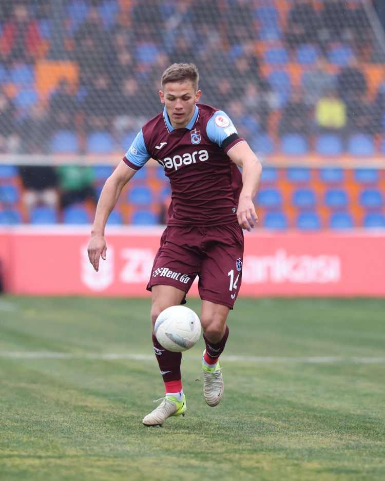 <p>Danylo Sikan - Trabzonspor<br />
<br />
1 milyon Euro (yarım sezon için 500 bin Euro)</p>
