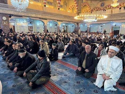 <p>Programda Kur'an-ı Kerim okundu, ilahiler söylendi.</p>