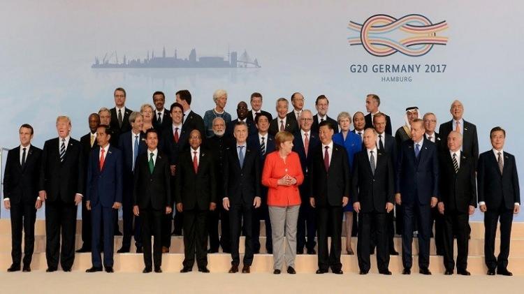 <p><span style="color:inherit">Dünya sahnesindeki liderler, bugün sahip oldukları politik güç ve etkiyi kazanmadan önce, çeşitli mesleklerde çalışarak hayatlarını sürdürdüler.</span></p>

<p> </p>
