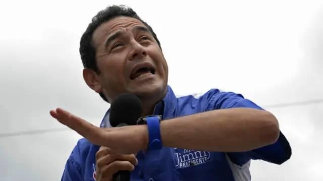 <p><strong><span style="color:rgb(178, 34, 34)">JIMMY MORALES - ESKİGUATEMALA CUMHURBAŞKANI </span> </strong></p>

<p> </p>

<p><strong>KOMEDYEN</strong></p>
