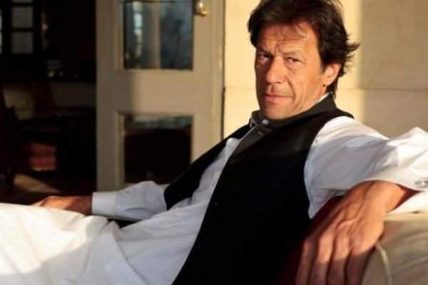 <p><span style="color:inherit"><strong><span style="color:rgb(178, 34, 34)">IMRAN KHAN - ESKİ PAKİSTAN BAŞBAKANI </span></strong></span></p>

<p> </p>

<p><strong>KRİKET OYUNCUSU</strong></p>

<p> </p>
