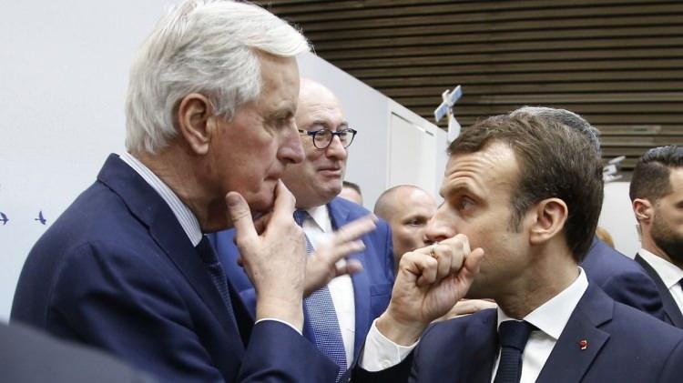 <p><span style="color:inherit"><strong><span style="color:rgb(178, 34, 34)">EMMANUEL MACRON </span>- <span style="color:rgb(178, 34, 34)">FRANSA CUMHURBAŞKANI</span></strong></span></p>

<p> </p>

<p><strong>MALİYE MEMURU</strong></p>

<p> </p>
