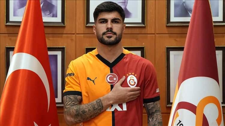 <p>Jakobs'un sık sakatlanması sebebiyle Eren Elmalı'ya yaklaşık 3.5 milyon Euro ödendi.</p>

