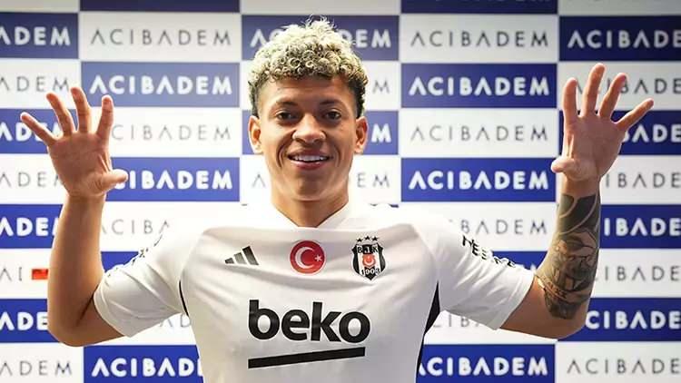 <p>* Elan Ricardo > Beşiktaş<br />
<br />
Geldiği takım: CD La Equidad</p>