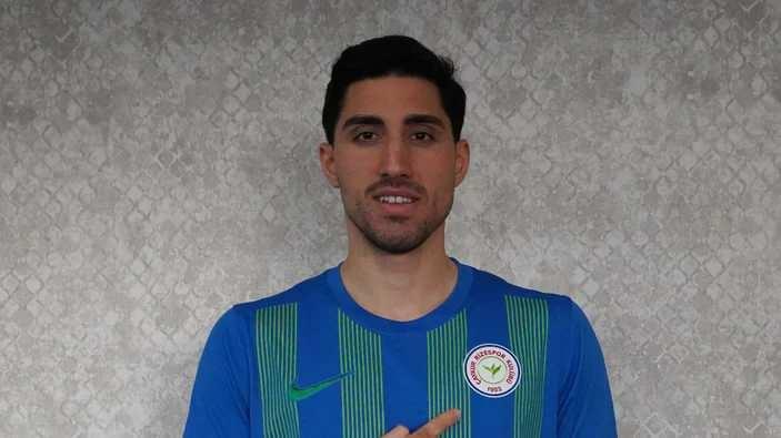 <p>* Berkay Özcan > Çaykur Rizespor<br />
<br />
Geldiği takım: Başakşehir</p>