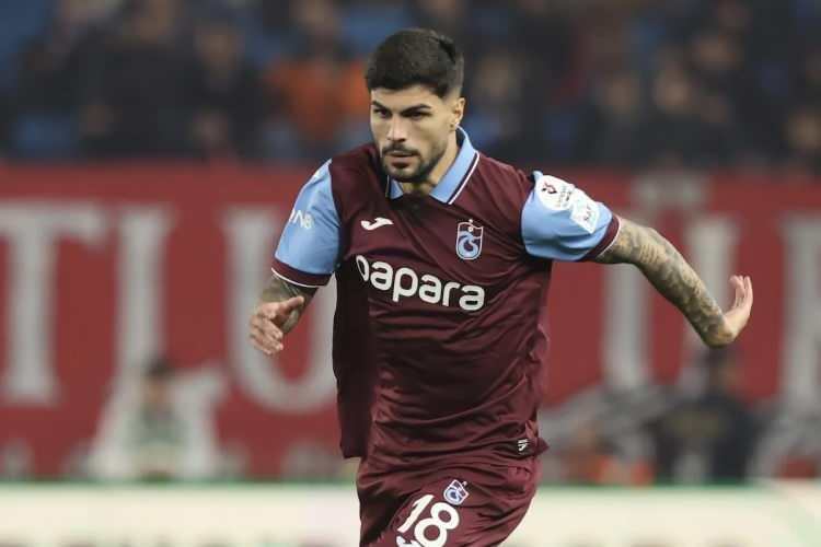 <p>* Eren Elmalı > Galatasaray<br />
<br />
Geldiği takım: Trabzonspor</p>
