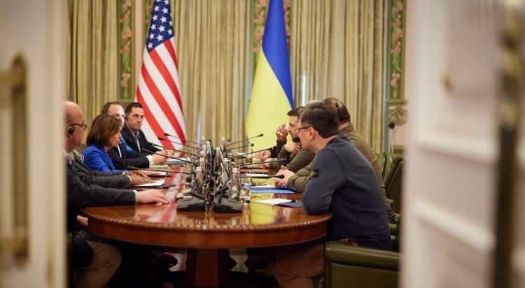 <p>Bu hafta sonunda Zelensky, Münih Güvenlik Konferansı'nda ABD Başkan Yardımcısı JD Vance ile görüşmesi ve ardından Washington'da Trump ile devam eden çatışma ve olası bir çözümü görüşmesi bekleniyor.</p>