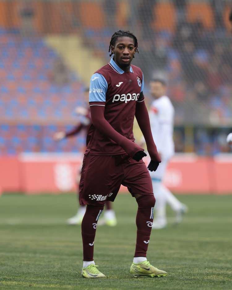 <p>Muhammed Cham - Trabzonspor<br />
<br />
1.375 milyon Euro</p>
