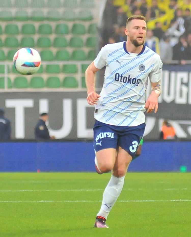 <p>Milan Skriniar - Fenerbahçe<br />
<br />
5 milyon Euro (yarım sezon için) </p>
