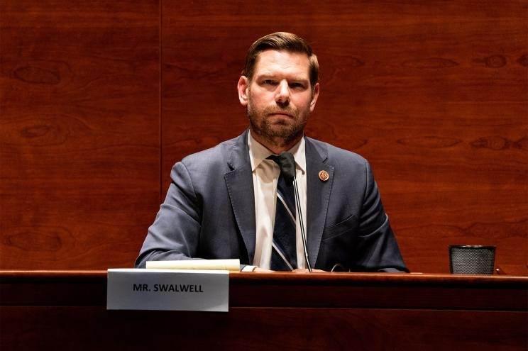 <p><strong>California'dan Temsilciler Meclisi'ne giren Eric Swalwell</strong> da "ABD, Gazze'yi işgal mi edecekmiş? Sonu gelmeyen savaşlara girmeme sözü verilmişti. Ama yanlış saymıyorsam Grönland, Kanada, Panama Kanalı ve şimdi de Gazze'yi işgal ediyoruz." ifadelerini kullandı.</p>
<p> </p>