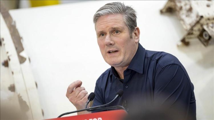 <p>İngiltere Başbakanı Keir Starmer de 13 Şubat'ta, "Belirli kabiliyetlere girmeyeceğim, ancak barış olması halinde Ukrayna için bir tür güvenlik garantisi olması gerektiğini ve İngiltere'nin bu konuda üzerine düşeni yapacağını kabul ediyorum." açıklamasında bulunmuştu.</p>
