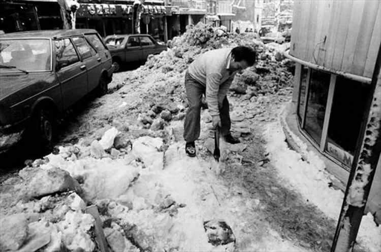 <p>1987 yılında takvimler 4 Mart'ı gösterdiğinde, İstanbulluları bir sürpriz bekliyordu. </p>
