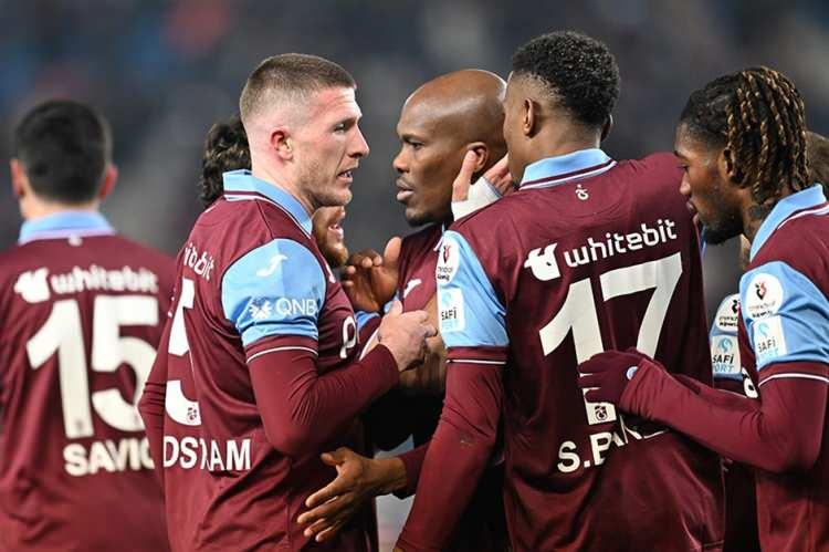 <p>123- Trabzonspor: 11.000</p>