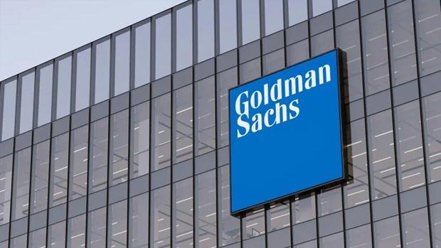 <p><strong>İKİ DEV BANKADAN ALTIN TAHMİNİ</strong></p>

<p>Goldman Sachs, merkez bankalarının artan altın alımlarını baz alarak 2025 yıl sonu için fiyat tahminini yukarı yönlü güncelledi.</p>
