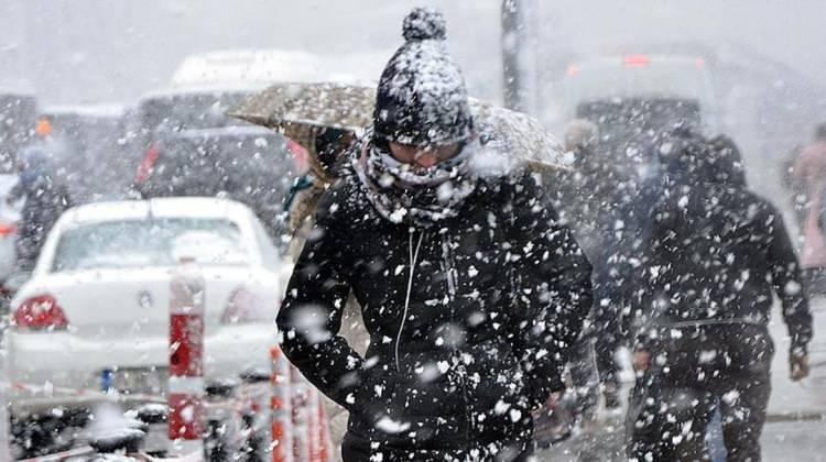 <p><strong>SARI KODLU UYARI</strong></p>
<p>Meteoroloji Genel Müdürlüğü, salı günü için de 7 il için sarı kodlu uyarı yayımladı.</p>