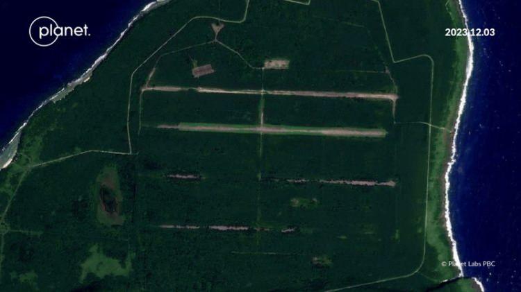 <p>Planet Labs uydu görüntüleri, Tinian Uluslararası Havaalanı'nın, ABD'nin bölgedeki askeri operasyonlarını da destekleyecek şekilde North Field'ın güneyine doğru genişletilmesine yönelik çalışmaların devam ettiğini gösteriyor. </p>