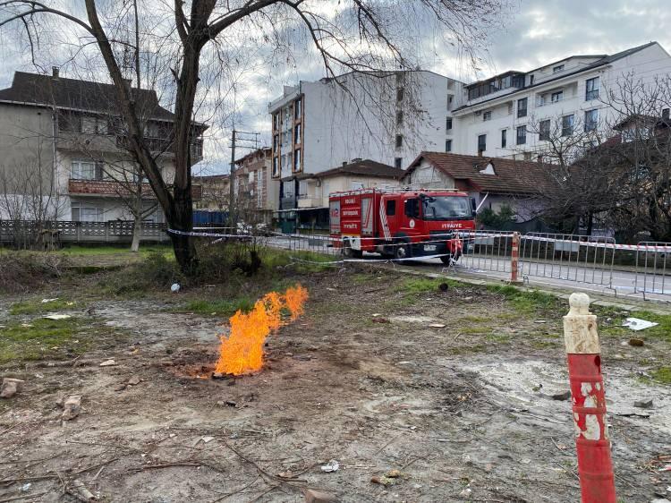 <p>Kocaeli'nin Kartepe ilçesinde 17 Şubat'ta saat 14.00 sıralarında Dumlupınar Mahallesi Bedir Sokak'taki metro inşaatının sondaj çalışması sırasında meydana gelen olay sonrası harekete geçilmişti. </p>
