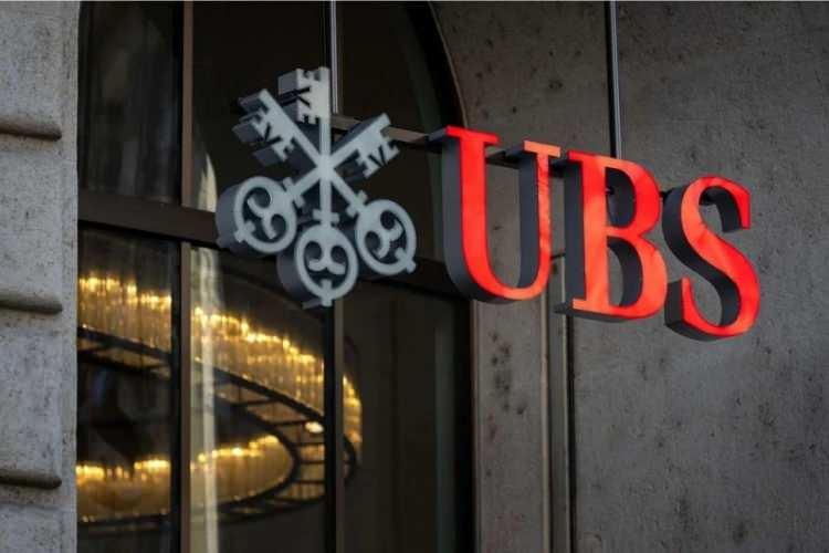 <p><span style="color:#B22222"><strong>UBS</strong></span></p>
<p> </p>
<p>2025 yıl içi tahmin: 3 bin 200 dolar</p>
<p>Tahminin yapıldığı tarih: 18 Şubat</p>