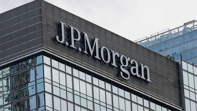 <p><span style="color:#B22222"><strong>JPMorgan</strong></span></p>
<p> </p>
<p>2025 yıl sonu tahmini: 2 bin 950 dolar</p>
<p>Tahminin yapıldığı tarih: 14 Şubat</p>