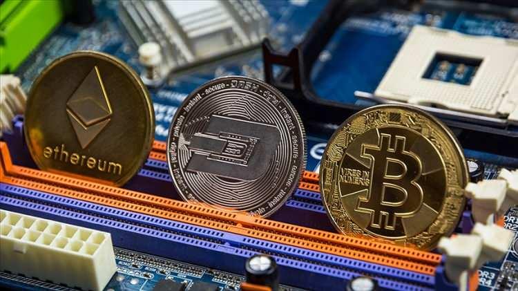 <p>Analiz şirketi Coinmarketcap'in verilerine göre, piyasa değeri bakımından ikinci sırada yer alan Ethereum, son 24 saatte yüzde 2 değer kaybederek 2 bin 684 dolar seviyesine indi.</p>
<p> </p>