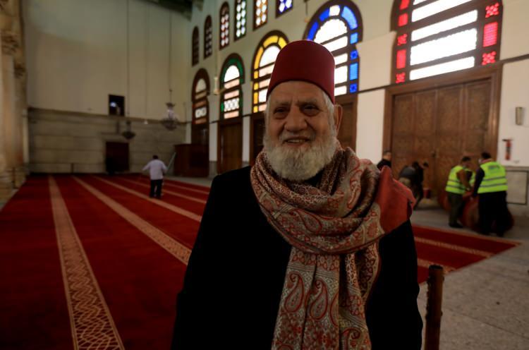 <p>Bilun, "Halılar en son 2006'da değiştirilmişti ve artık iyi durumda değillerdi. Hem caminin restorasyonu yapıldı hem de halılar yenilendi." ifadelerini kullandı.</p>