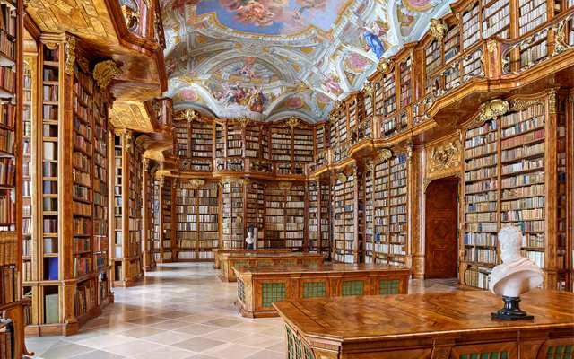 <p><strong>AVUSTURYA, ST FLORIAN MONASTERY KÜTÜPHANESİ</strong></p>