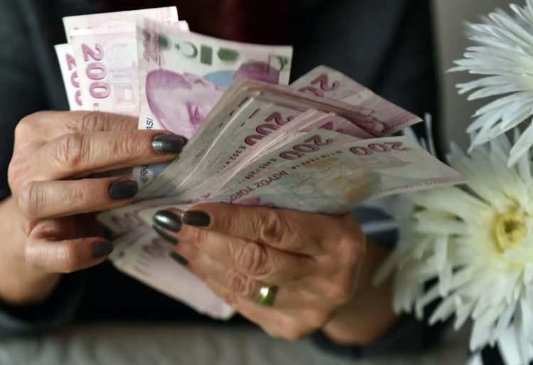 <p><strong>GARANTİ BBVA-</strong></p>

<p> </p>

<p>15 bin TL’ye kadar promosyon sunarken, ek olarak gelir belgesiz kredi imkanı sağlıyor.  </p>
