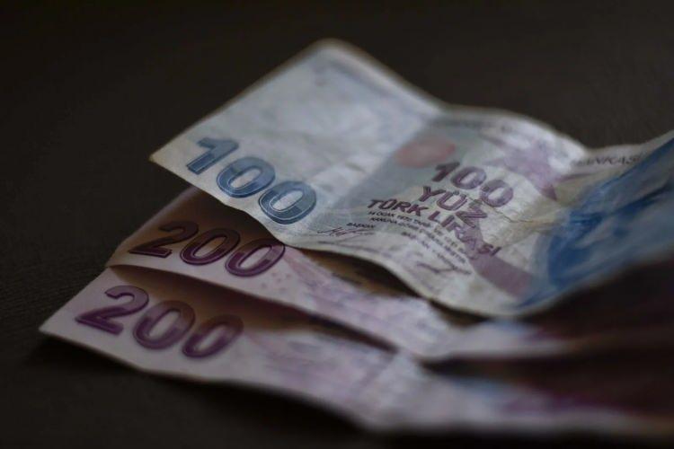 <p><strong>İŞ BANKASI -</strong></p>

<p> </p>

<p>5 bin TL ile 12 bin TL arasında promosyon ödüyor.<br />
 </p>
